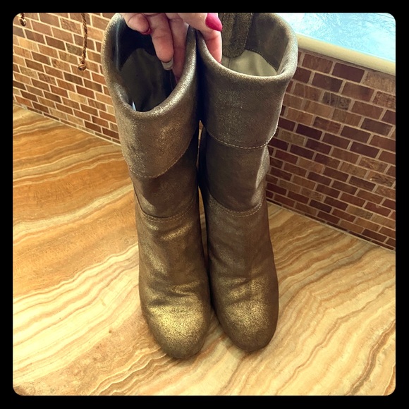 Chanel bronze boots 🌟RARE🌟 - Picture 4 of 15